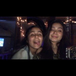 Meet your Posher, Yovana